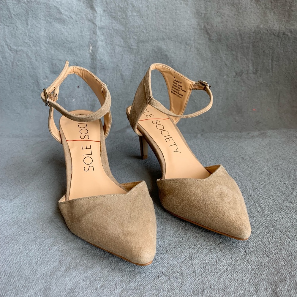 Sole society Laurent light taupe suede 2.5” heels